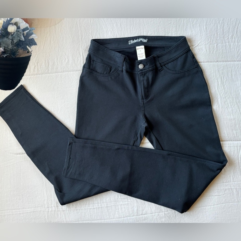 FADED GLORY |  WONENS | Black | Jeggings | back Pockets in back - Picture 10 of 12